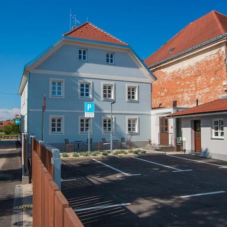 Apartmani Kac Karlovac Eksteriør billede