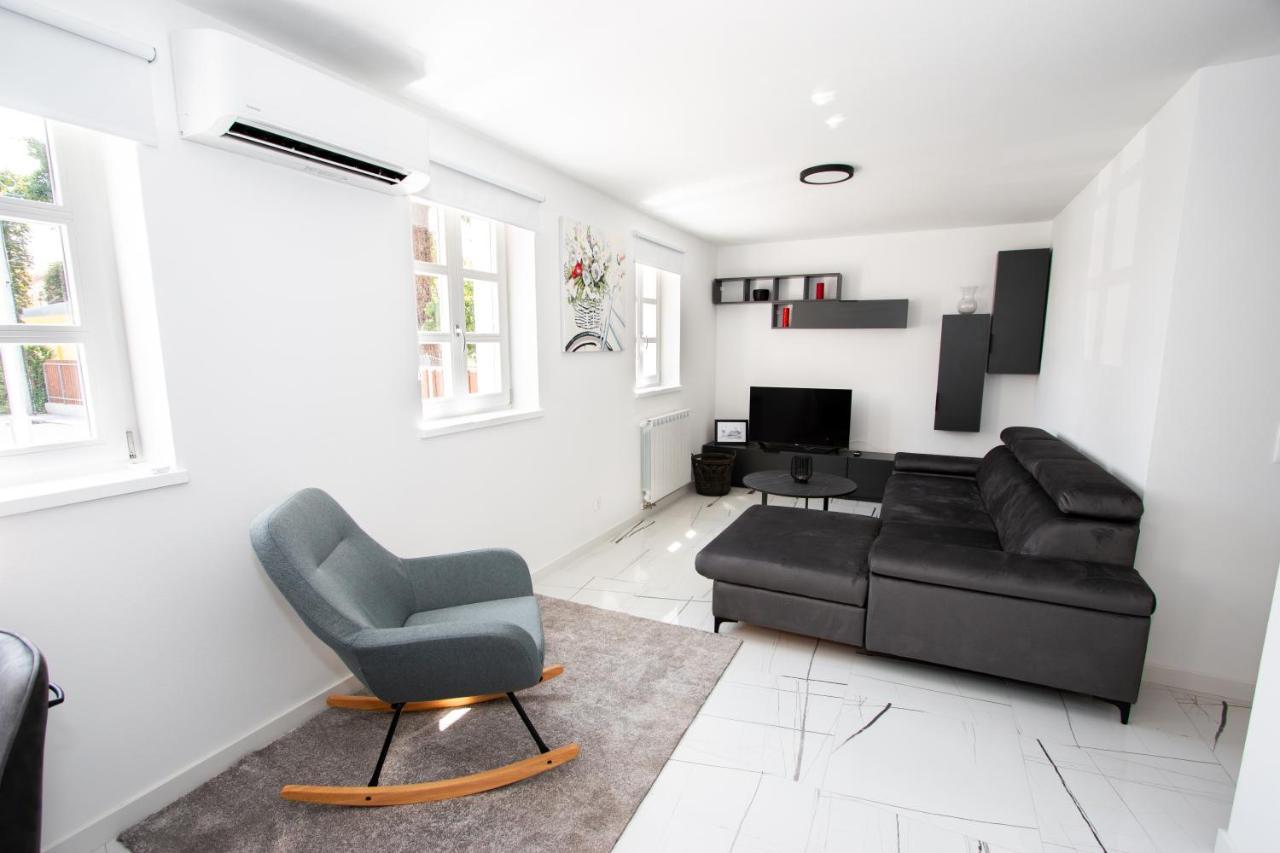 Apartmani Kac Karlovac Eksteriør billede