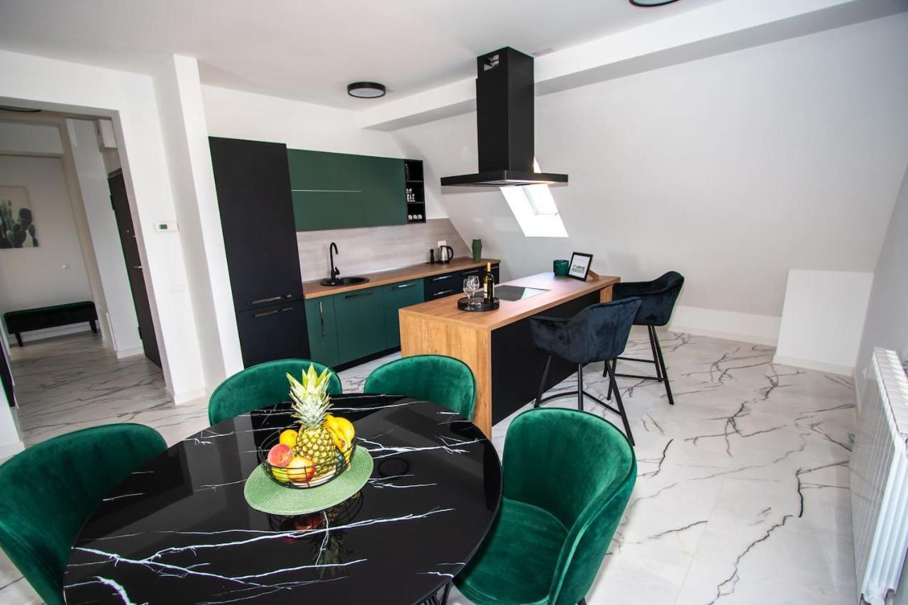 Apartmani Kac Karlovac Eksteriør billede