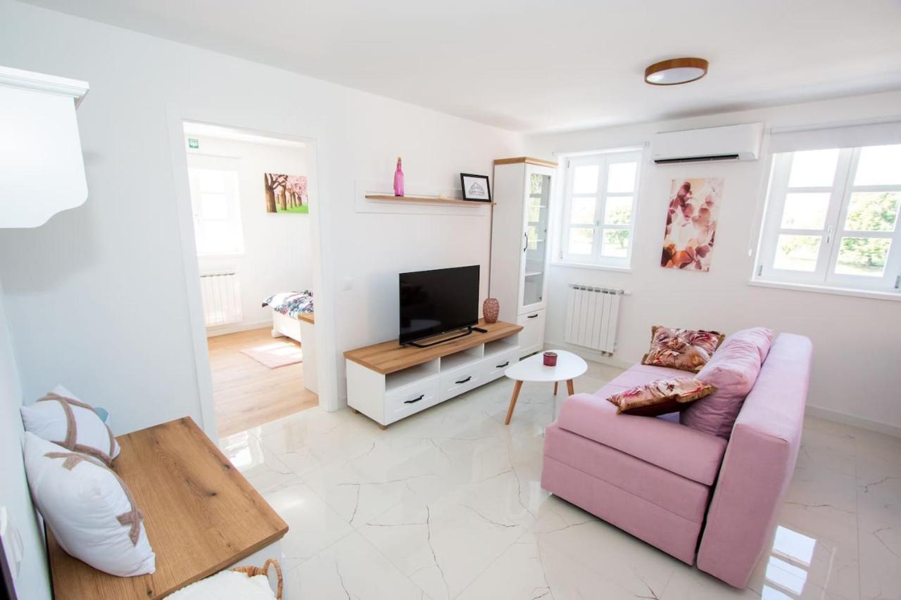 Apartmani Kac Karlovac Eksteriør billede