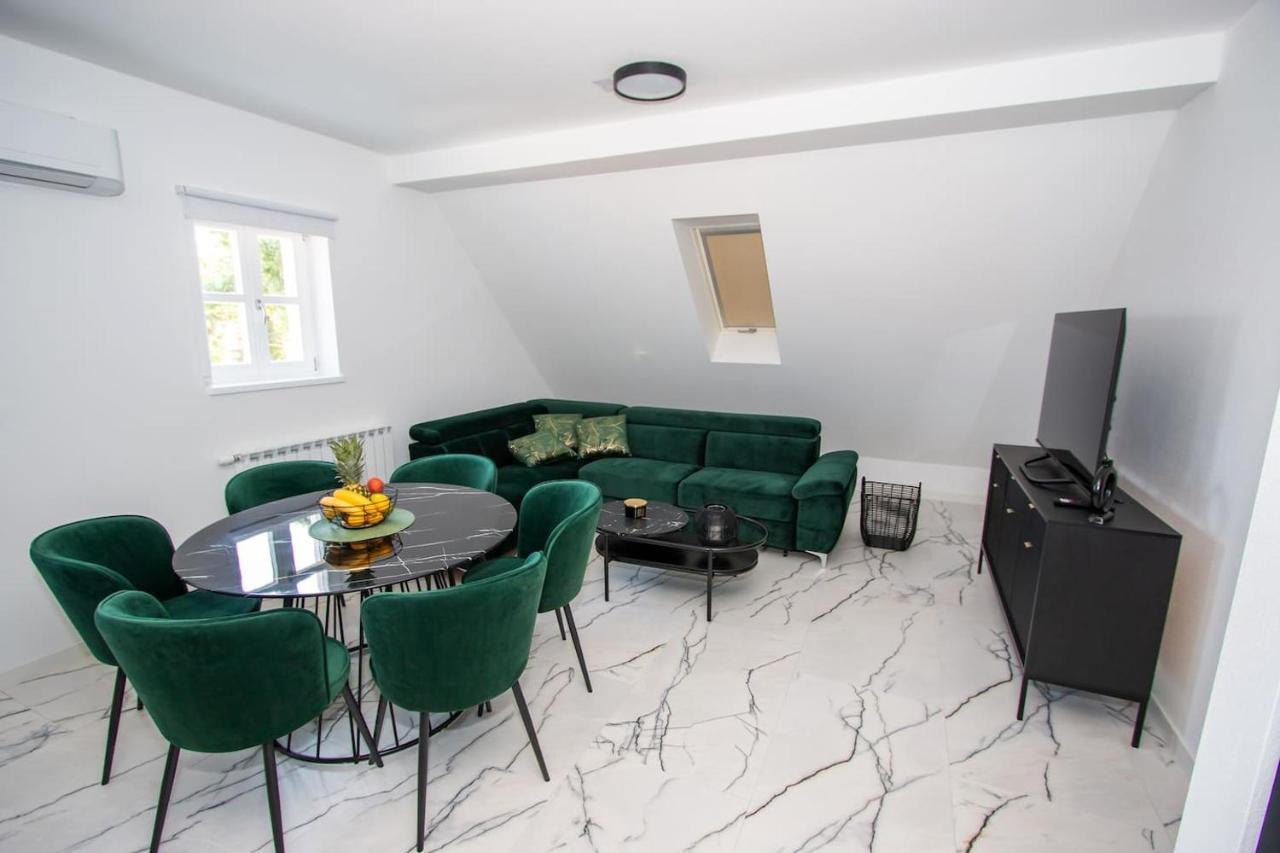 Apartmani Kac Karlovac Eksteriør billede