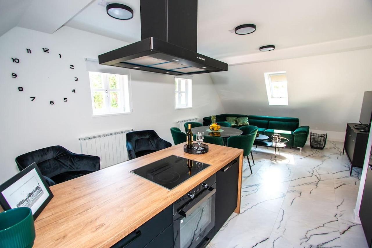 Apartmani Kac Karlovac Eksteriør billede