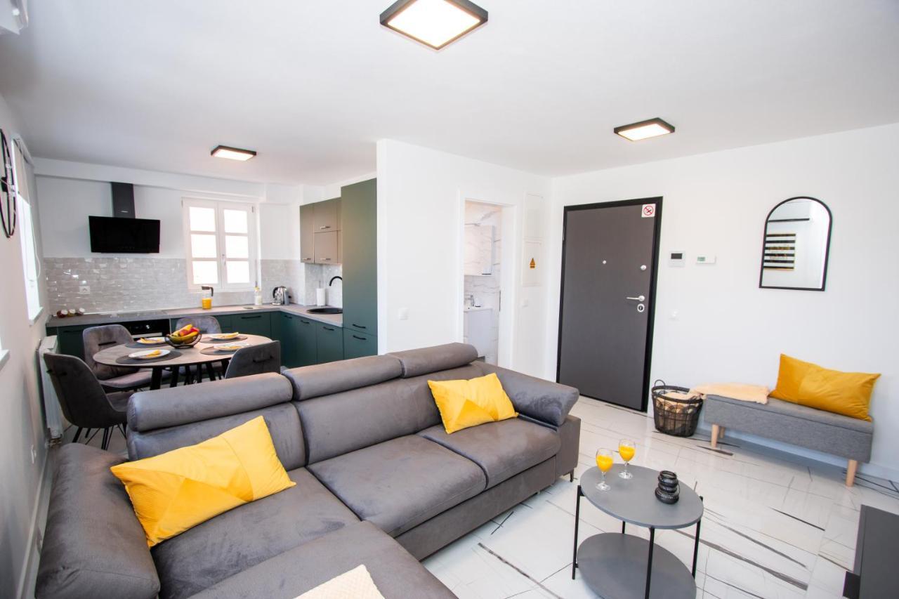 Apartmani Kac Karlovac Eksteriør billede