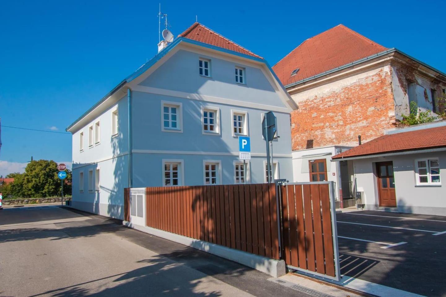 Apartmani Kac Karlovac Eksteriør billede