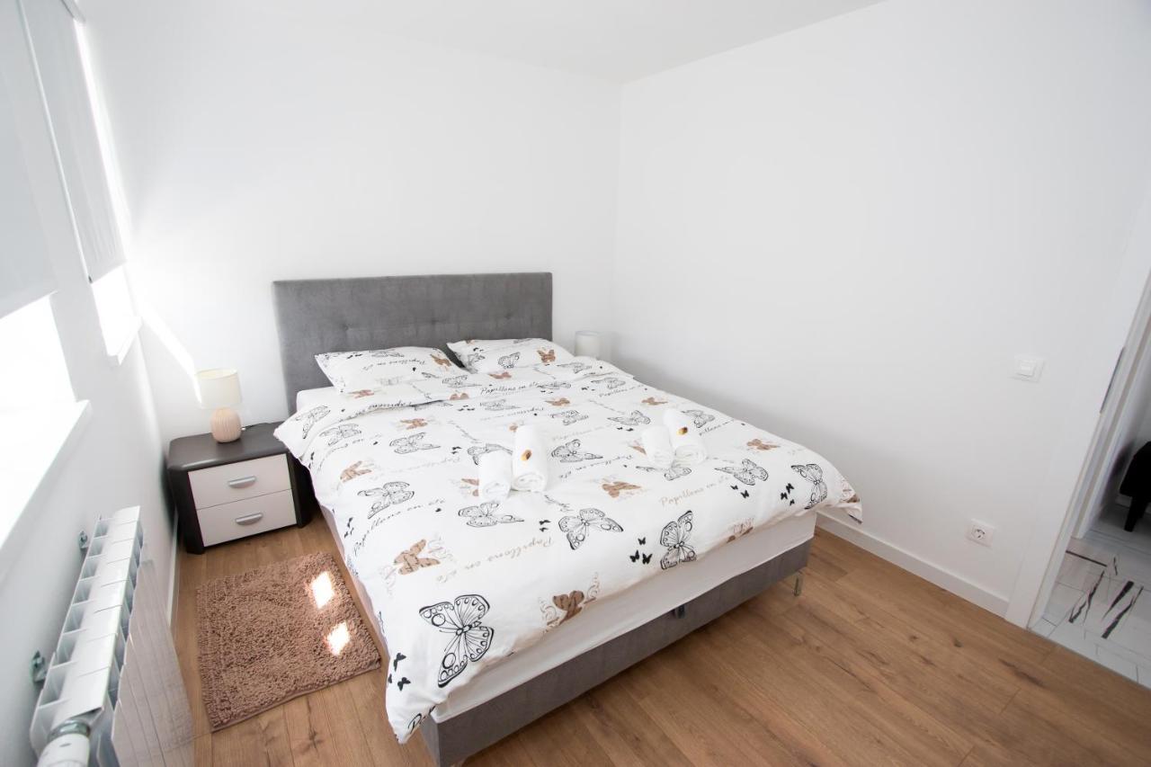 Apartmani Kac Karlovac Eksteriør billede