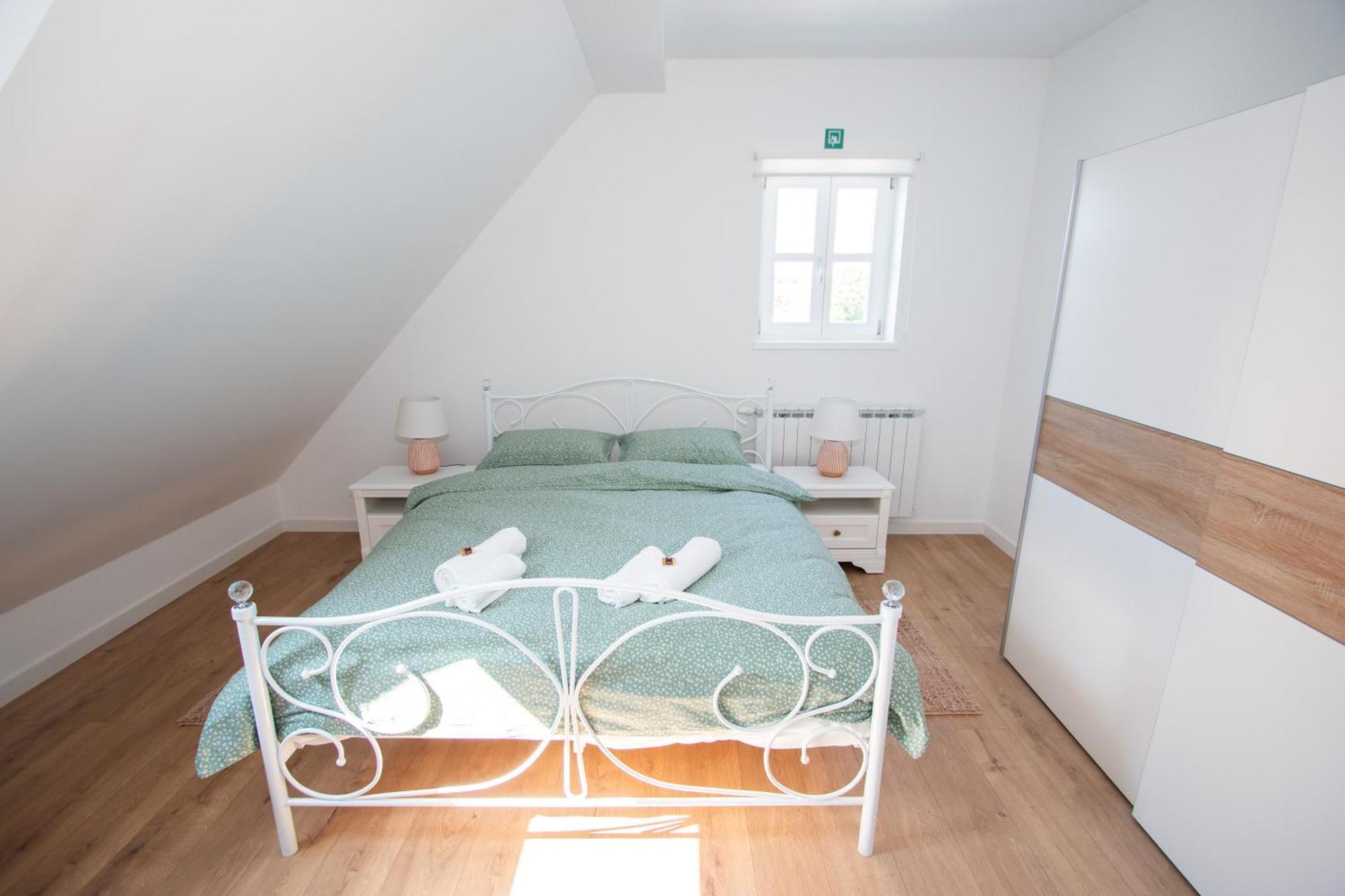 Apartmani Kac Karlovac Eksteriør billede