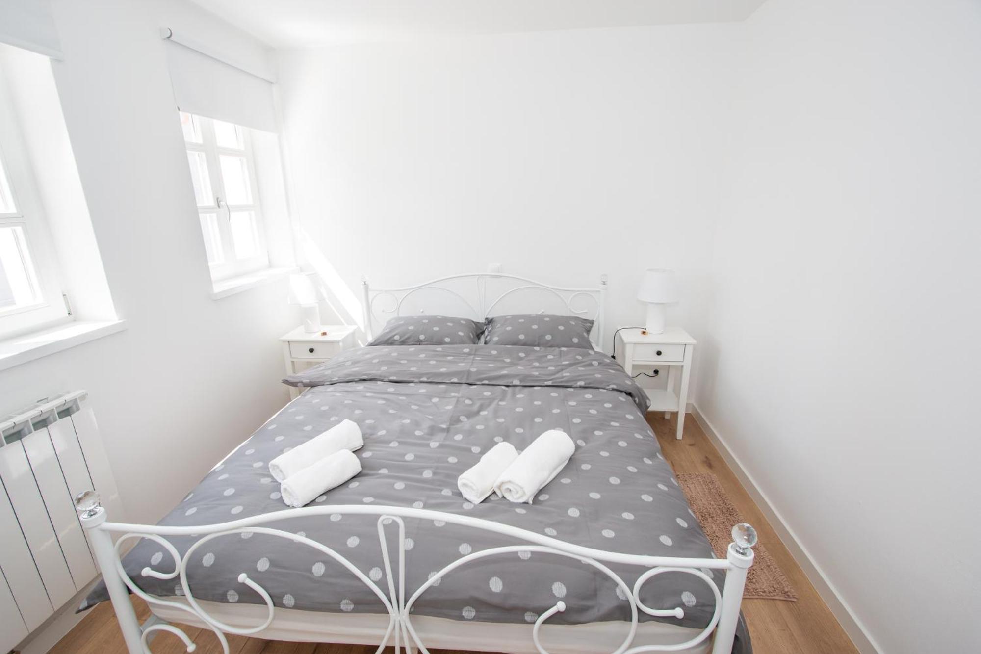 Apartmani Kac Karlovac Eksteriør billede