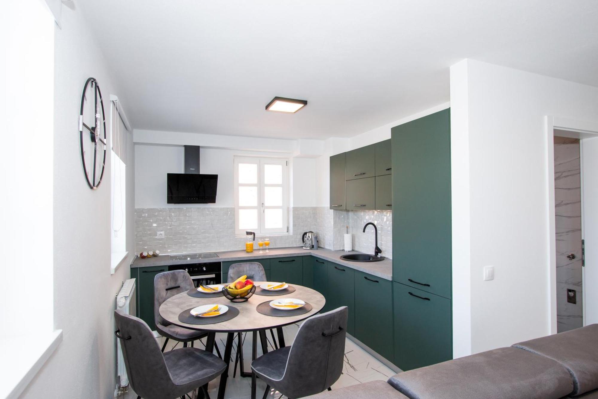 Apartmani Kac Karlovac Eksteriør billede